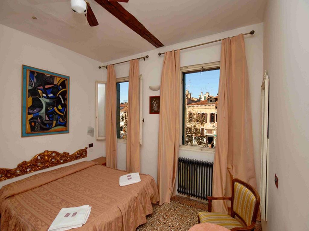 Hotel Antico Capon Venedig Værelse billede